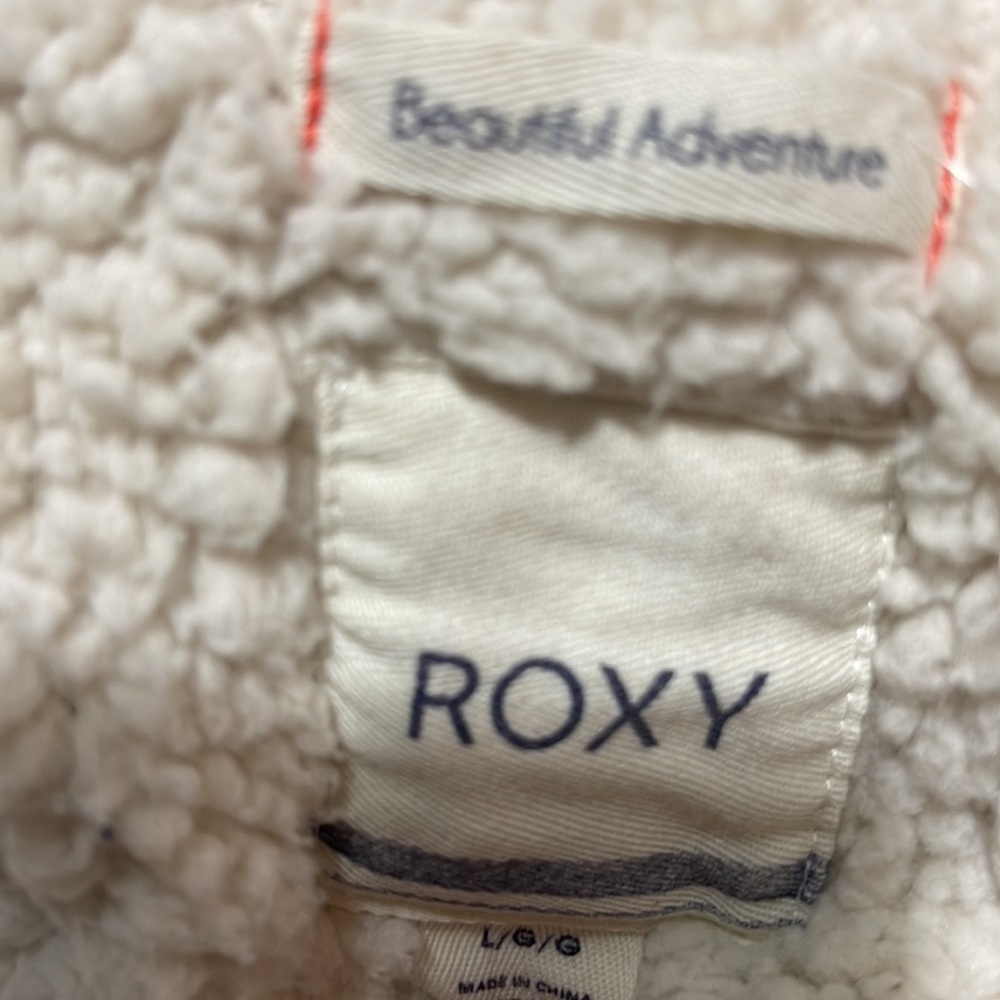 Beautiful Roxy Jacket Size L 🥰🥰 - Picture 5 of 5